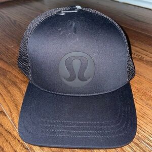 Lulu lemon trucker hat & scrunchies